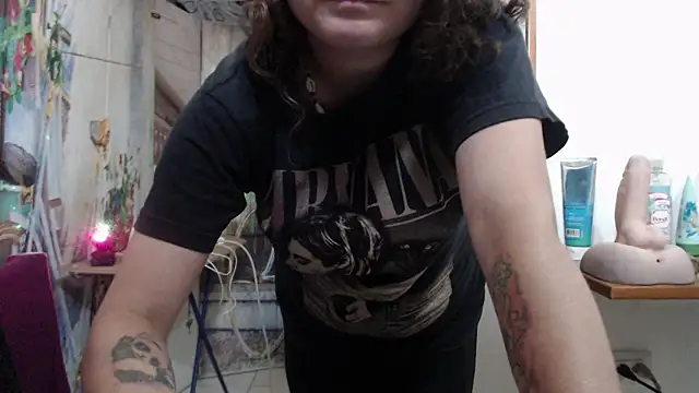 live sex chat room Curly Greeneyed