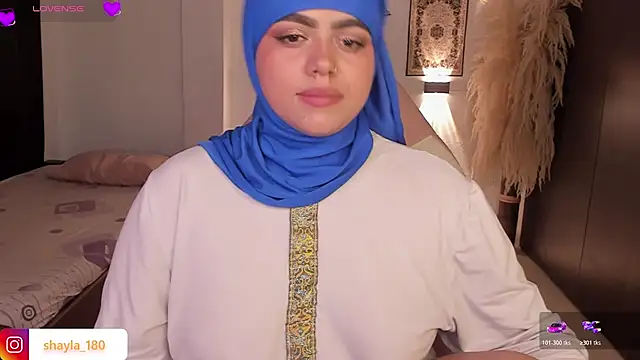 cam chatroom Shayla 18