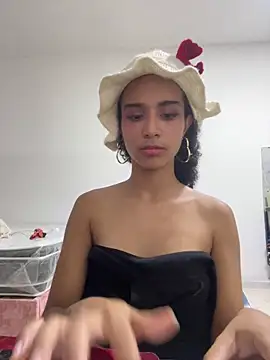 mainyummi - Mainyummi's free webcam - UK Sex Cams