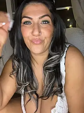 LittleMissEeve live cam profile