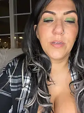 LittleMissEeve live cam profile