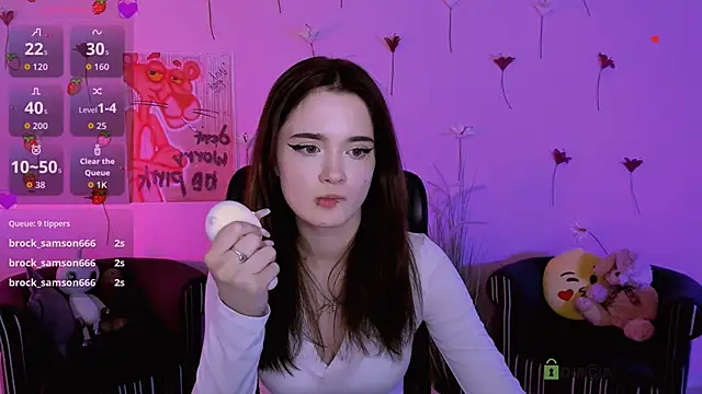 liana_kisses (F teen) - show tits