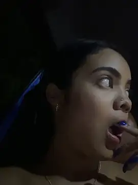 NAUGHTY_LITTLE_18 live cam profile