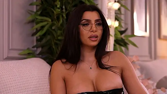 nicolecellini - NicoleCellini's free webcam - UK Sex Cams