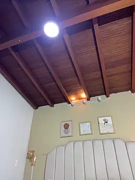 Lyon_vach live sex cam