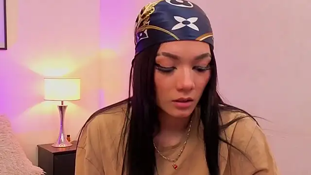 emmabridgerton webcam stripchat model stream image