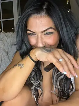 LittleMissEeve live cam