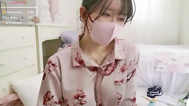 maii- live cam profile