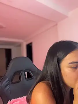 JuanitaMore01 live cam profile