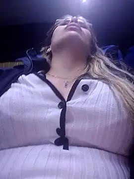 cata_city1106 (F young) - Show tetis public😈😈😈💦🍆