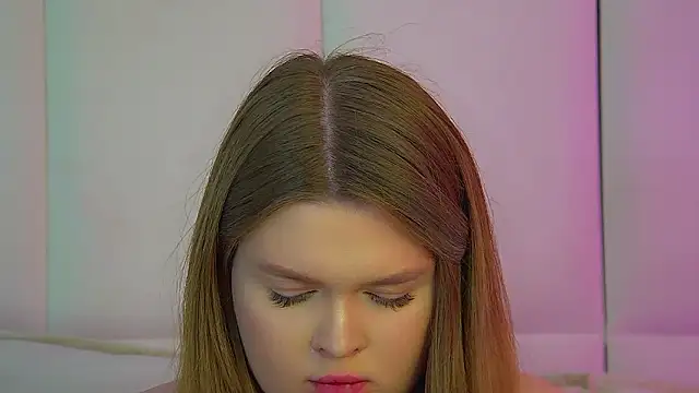 crystallyons - CrystalLyons's free webcam - UK Sex Cams