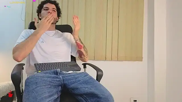 rafael_mendezz (M young) - spit nipples