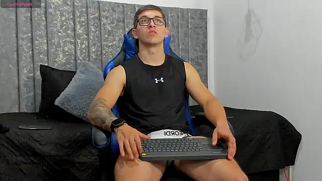 calvin_hunter - Calvin_Hunter's free webcam - UK Sex Cams