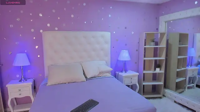 goldentemptation_ - Goldentemptation_'s free webcam - UK Sex Cams