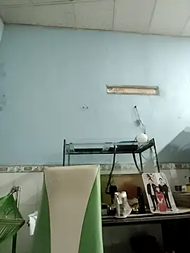 Famrita live cam profile