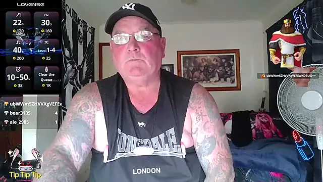 KINKYBLUEYES69 live sex cam