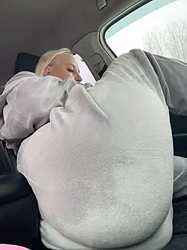 merlindave (F young) - Finger pussu/naked🥵🥵🥵