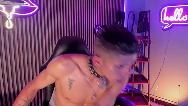 maximoking26 (M young) - Doggy style + 1 finger in my ass 😏😈