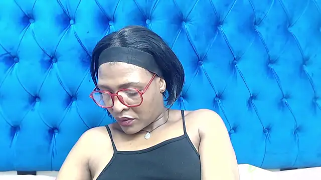 spicyqueenxxxx - SpicyQueenxxxx's free webcam - UK Sex Cams