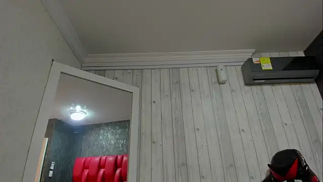 _erick_j (M twink) - pre cum