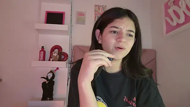 eva_sin18 live sex cam