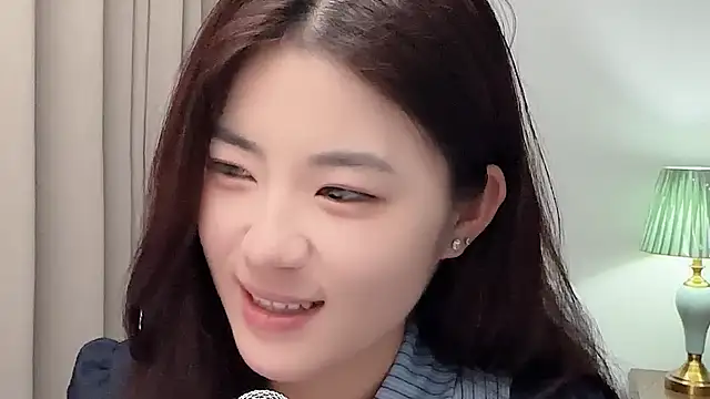 nicole20266 (F teen) - 甜甜的直播间，等你来