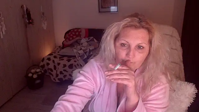 divineblond - Divineblond's free webcam - UK Sex Cams