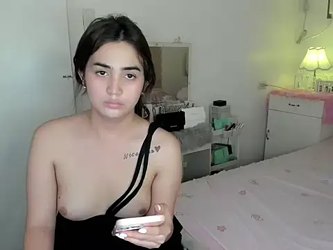 nica_doll - Nica_doll's free webcam - UK Sex Cams