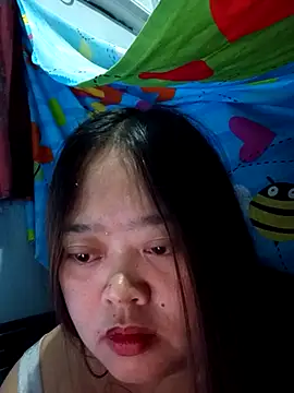 sweetbigtits19 - Sweetbigtits19's free webcam - UK Sex Cams