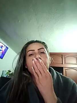 maynor_1998 (F milf) - let's fill this cup with my squirt💦