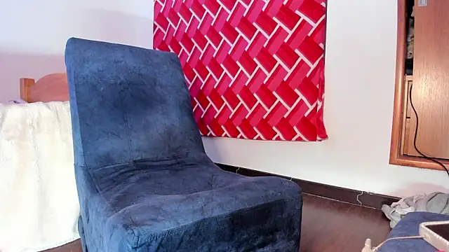 emiily15__ - Emiily15__'s free webcam - UK Sex Cams