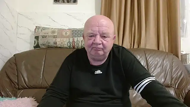 fullballs6 - Fullballs6's free webcam - UK Sex Cams