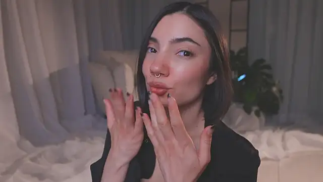 amyarmstrong - AmyArmstrong's free webcam - UK Sex Cams