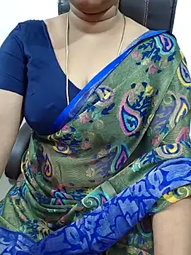 vandana122 (F milf) - Open Boobs