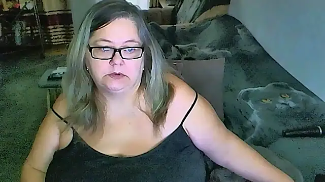 sex2 (F mature) - naked, squirt