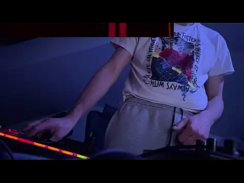 gryzoon - Gryzoon's free webcam - UK Sex Cams