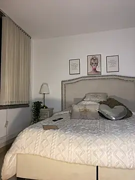 milly_cruz (F young) - SHOW TITS IN OFICE