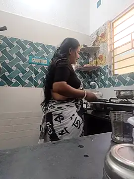 hot-tinaa - Hot-Tinaa's free webcam - UK Sex Cams