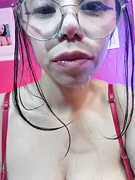 valentina_swallow - Valentina_swallow's free webcam - UK Sex Cams