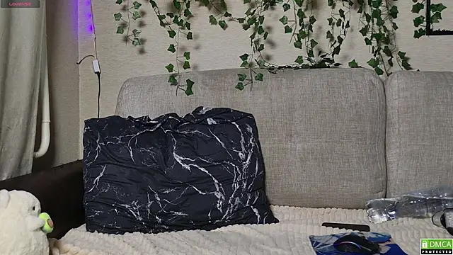 megan_lora - Megan_Lora's free webcam - UK Sex Cams