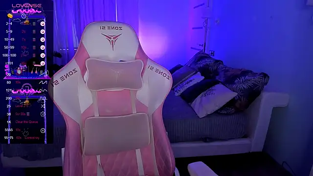 anyataylor_ (F young) - cream show