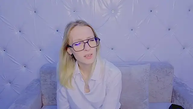 akiro_kim7 - Akiro_Kim7's free webcam - UK Sex Cams