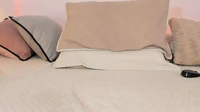 luciana_jam_ - Luciana_jam_'s free webcam - UK Sex Cams