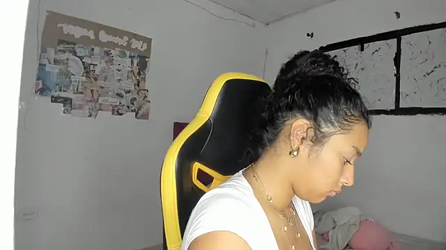 emily_stars1 - Emily_stars1's free webcam - UK Sex Cams