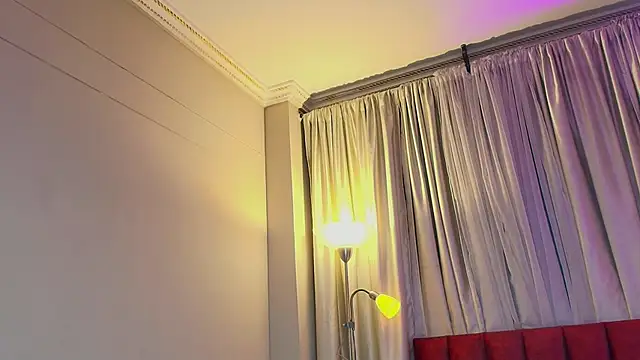 Zamira_Taylor live cam profile