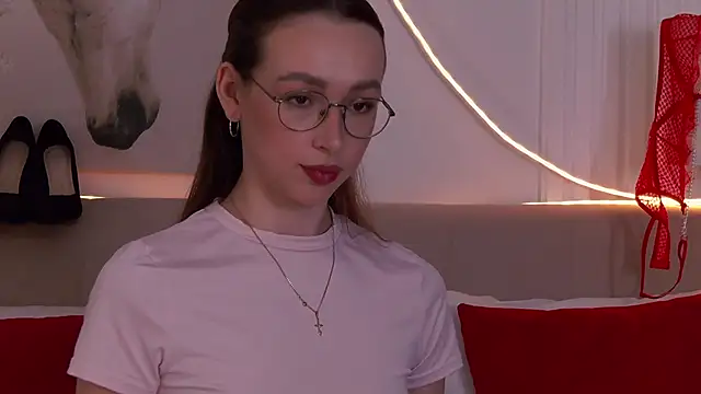 emily_simon - Emily_Simon's free webcam - UK Sex Cams