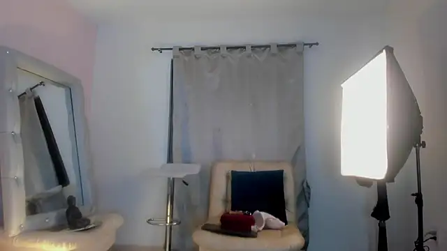 shantall_cruzz - Shantall_cruzz's free webcam - UK Sex Cams