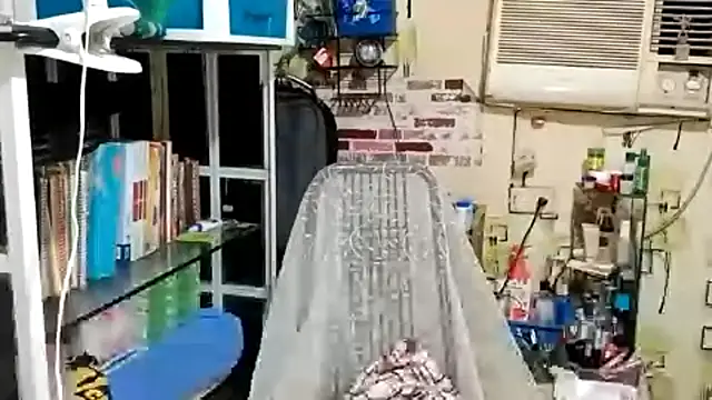 tenniereichow (F young) - Air kisses