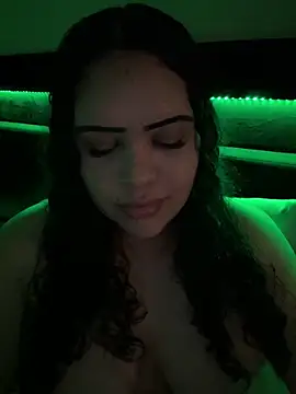 Webcam Model (iTrapXXX) is live