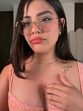 Sara-Evans live cam profile